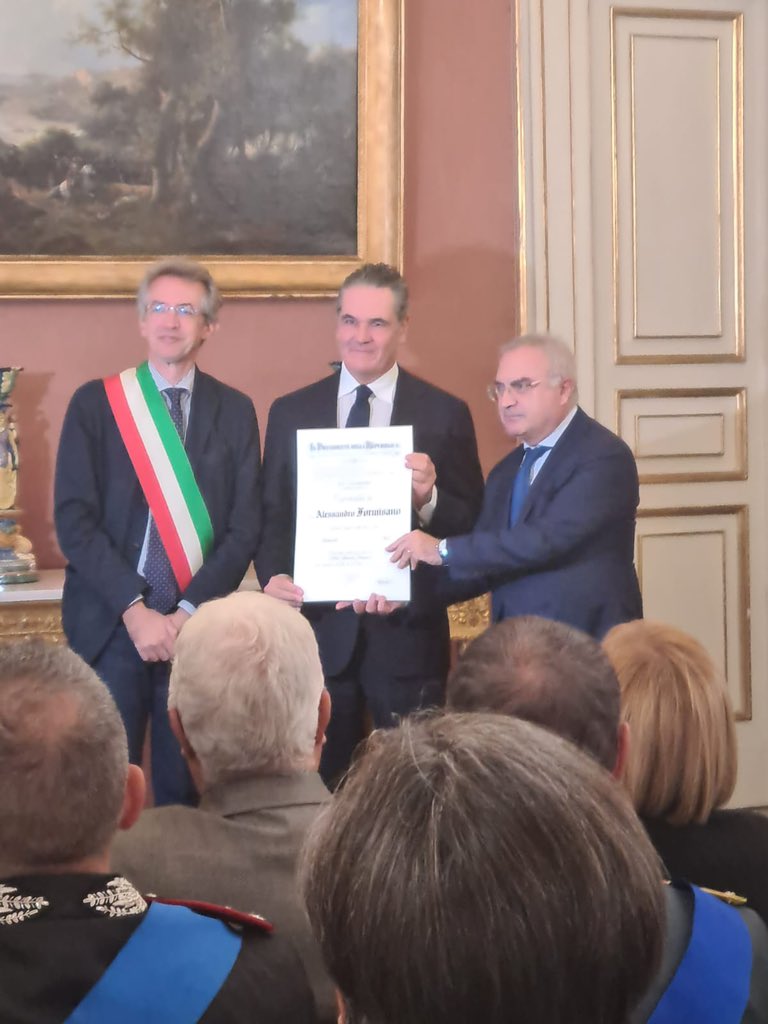 alfor67's tweet photo. Sono felice ed orgoglioso di condividere una notizia molto personale: oggi mi è stato conferito il titolo di Cavaliere al Merito della Repubblica Italiana. https://t.co/u1VOubh5qz