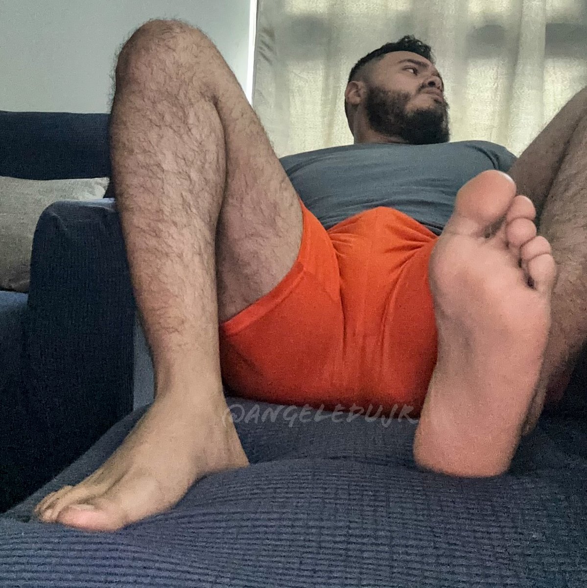 ¿Me das unas lamidas de patas? 🤤👅🦶🏻👣