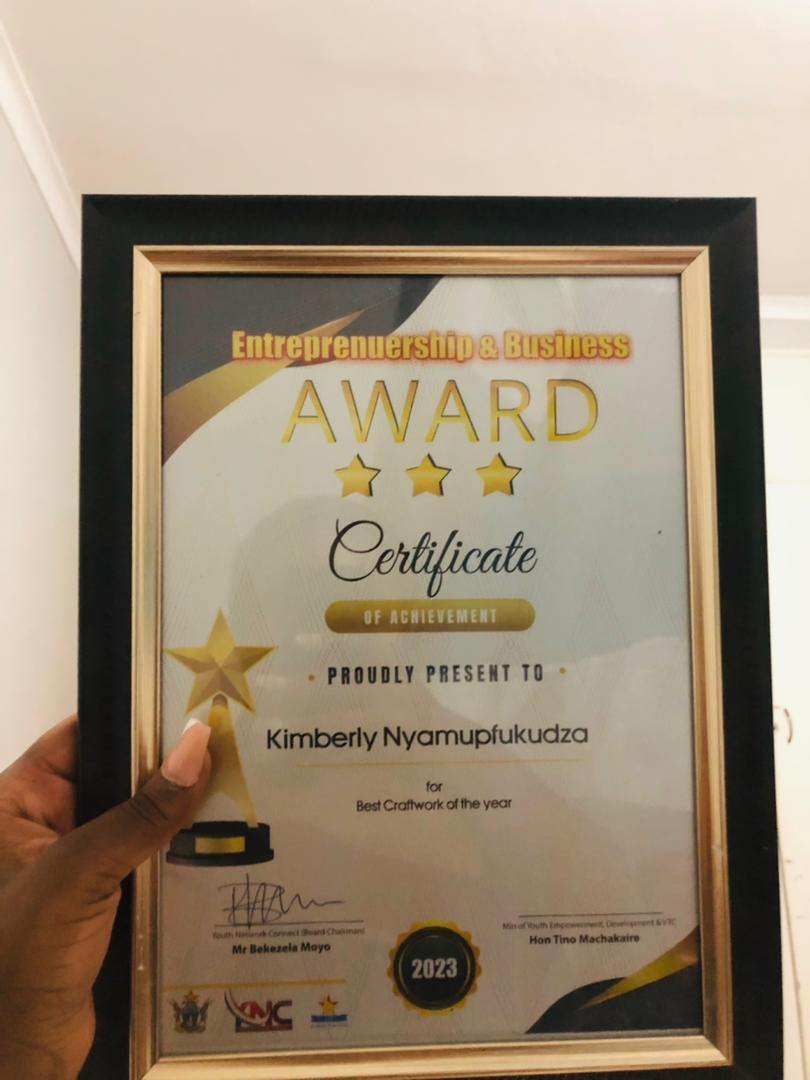 Nust_ZICOSU's tweet photo. Congratulations to one of our own Kimberly Nyamupfukudza for winning the Best Craft Work of the year at the Business and Entrepreneurship 2023 Awards. https://t.co/3E0FIjcUBo