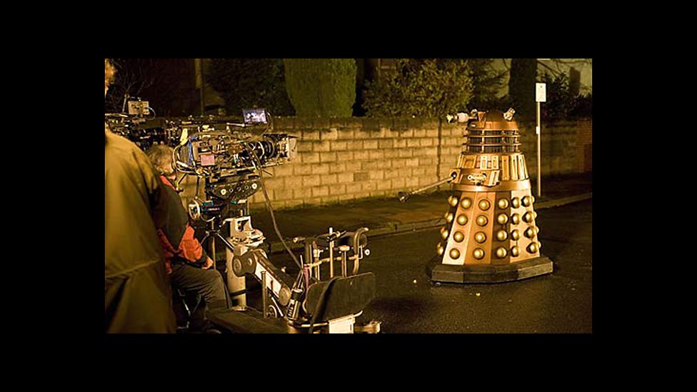 Jack_Nelligan's tweet image. Behind the scenes of The Stolen Earth Series 4, Doctor Who #DoctorDonnathon #SubwaveNetwork 
bbc.co.uk/programmes/p02…