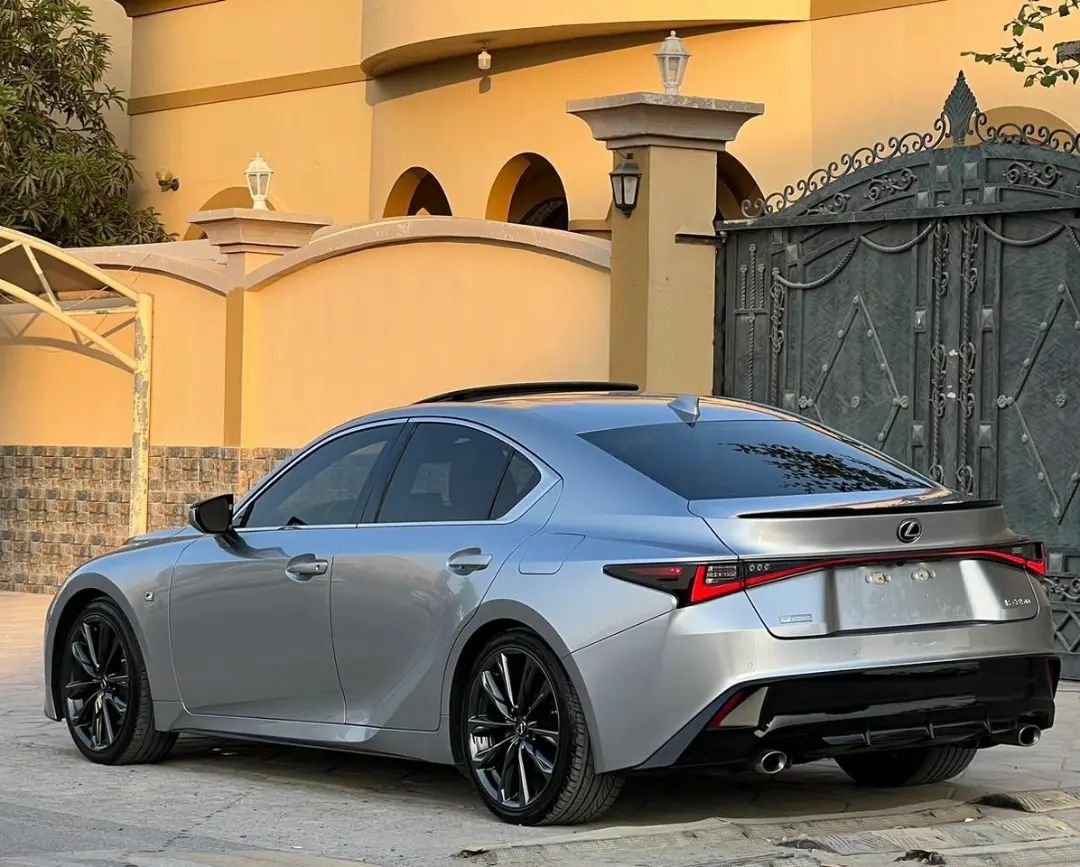 OtsileJK's tweet image. Lexus IS 300h &amp;gt;&amp;gt;&amp;gt; BMW 320i