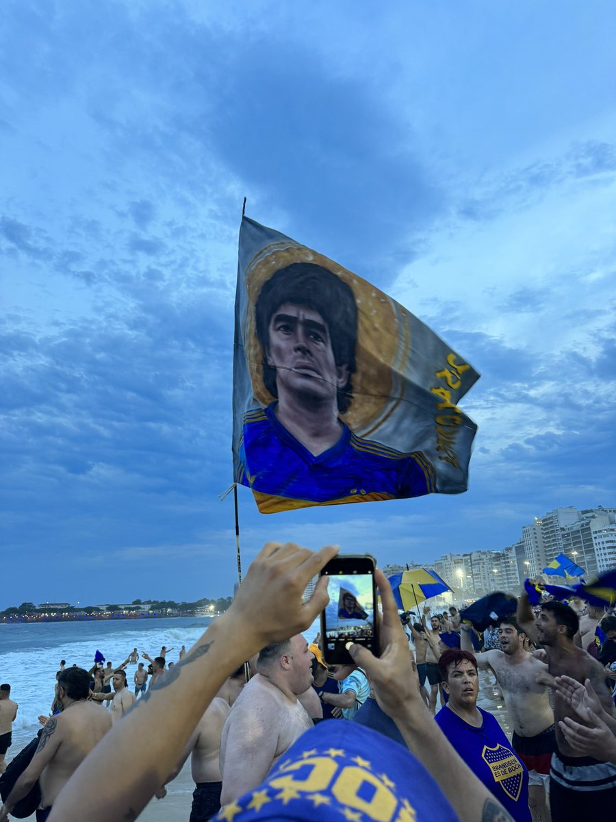 __HotSpace__'s tweet photo. Diego querido, está es la última. La última y no te jodemos más 🙏 #BocaJuniors https://t.co/p99dTqql7a