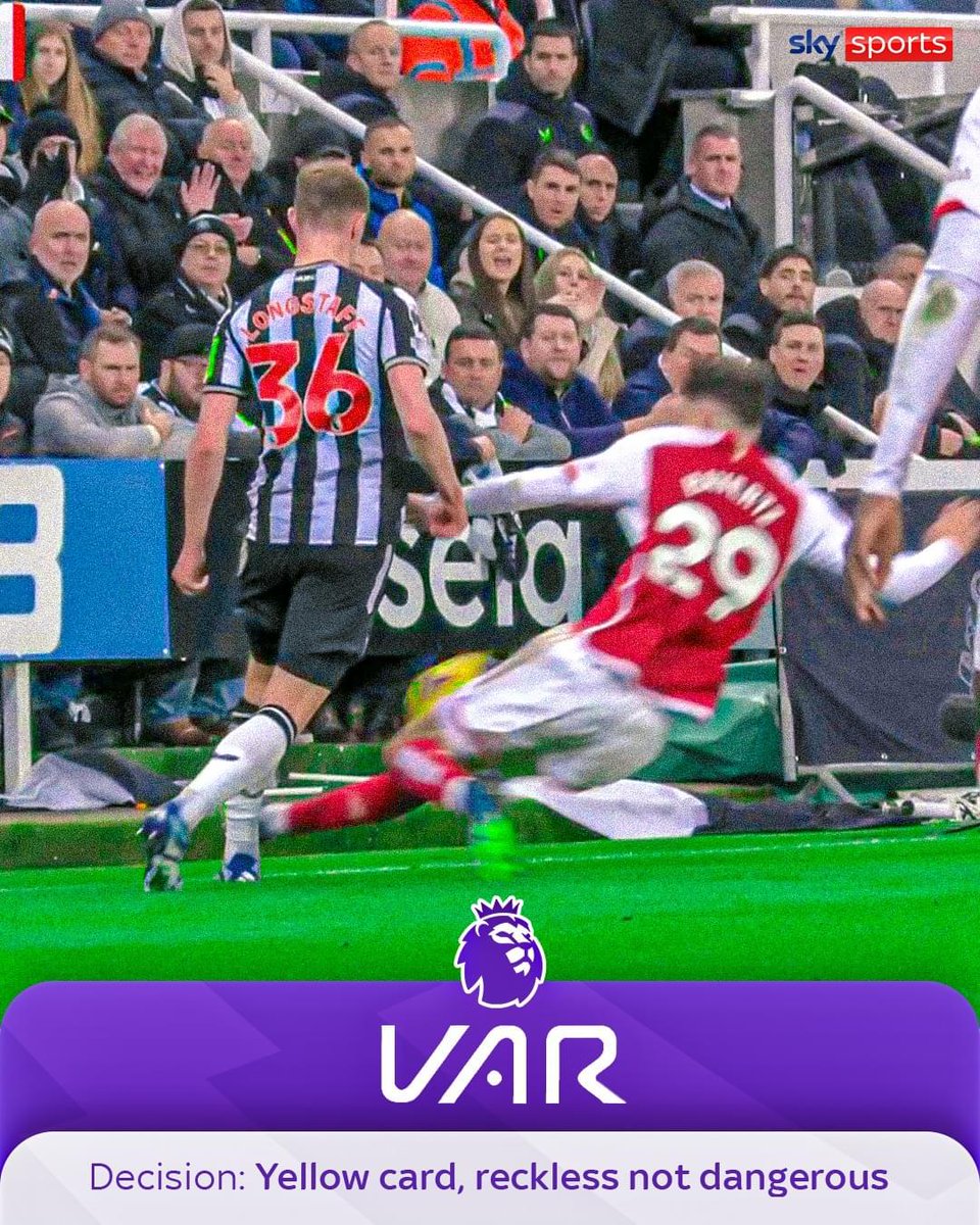 mark_2289's tweet photo. @seanh4444 We like a tackle but come on 🤣 https://t.co/4ig7sHWDrc