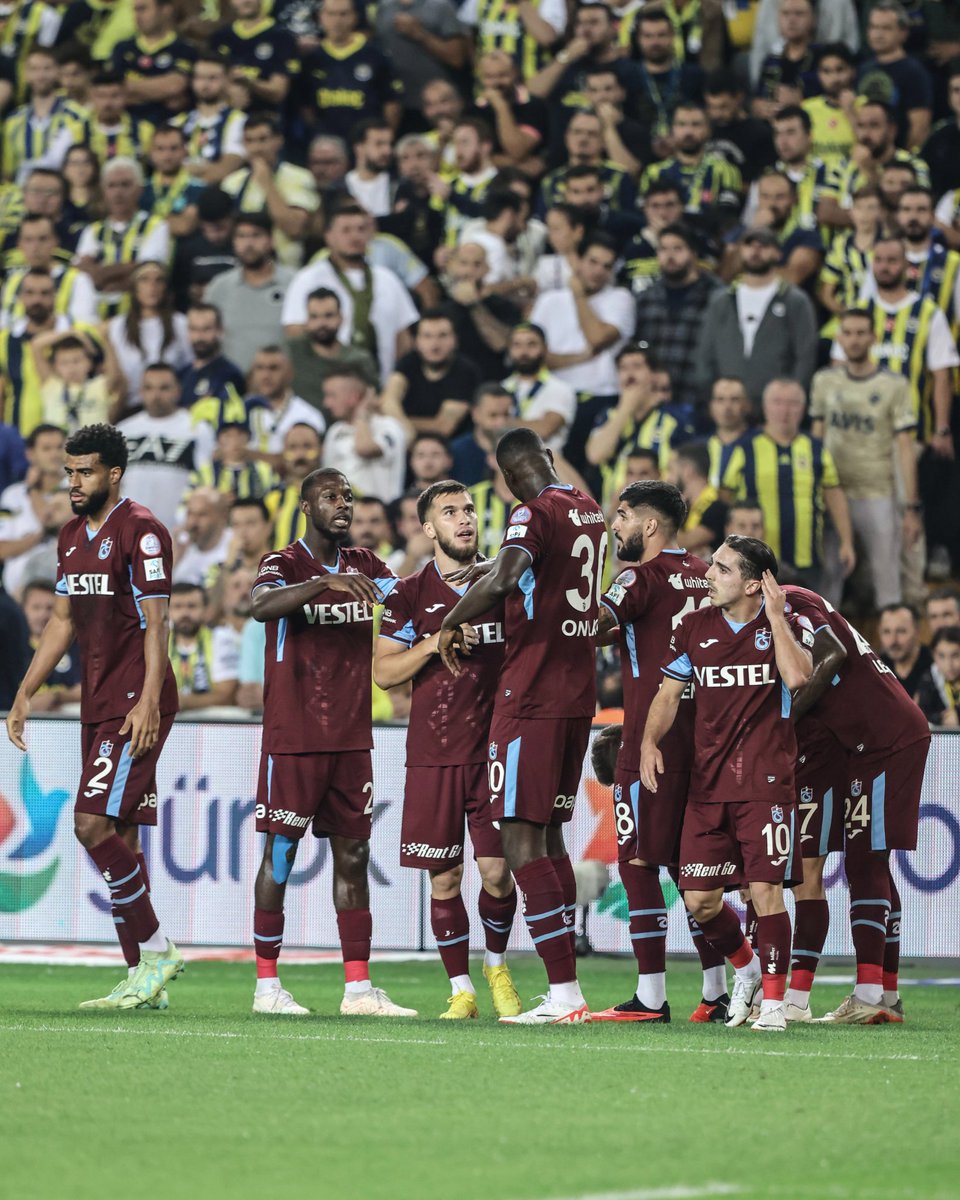 📅 2021 - Fenerbahçe, 9. hafta liderliği Trabzonspor maçıyla  kaybetti.

📅 2022 - Fenerbahçe, 15. hafta liderliği Trabzonspor maçıyla kaybetti.

📅 2023 - Fenerbahçe, 11. hafta liderliği Trabzonspor maçıyla kaybetti.