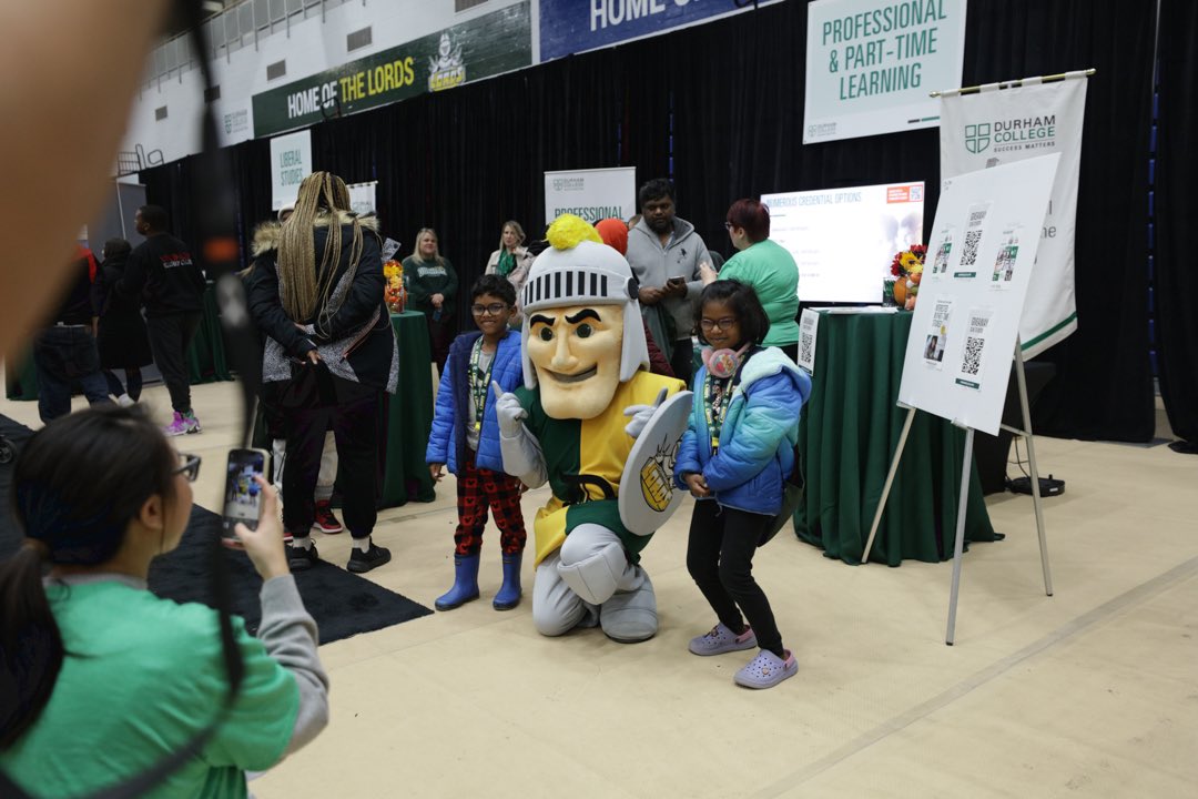 durhamcollege's tweet photo. A big thank you to our staff, faculty and student volunteers who made today possible! #DCOpenHouse #DCProud https://t.co/5LGGXYFacW