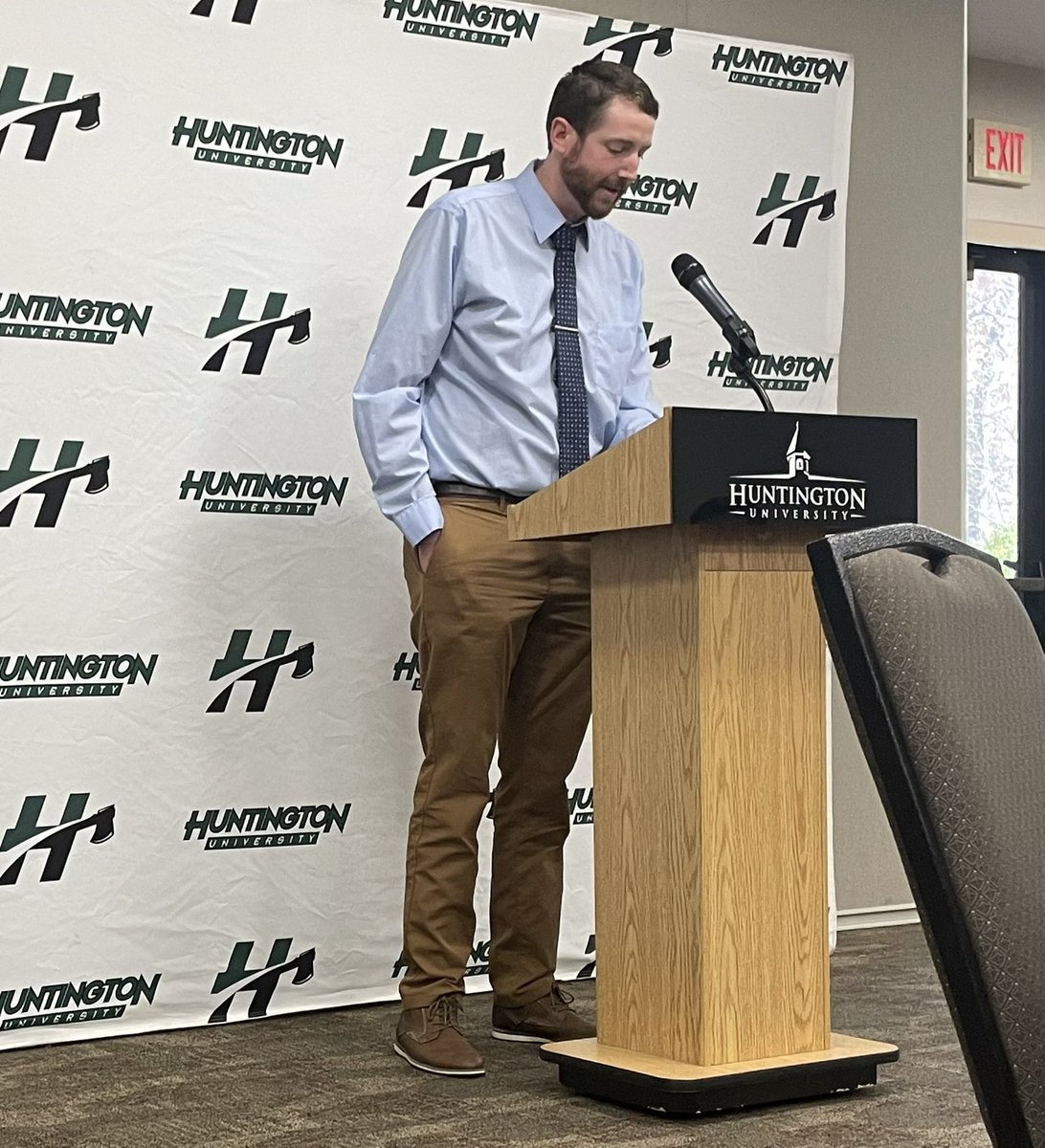 tmerryman10's tweet photo. Big congrats to my fav guy! @Mhane_Serryman was inducted into the Huntington University athletic hall of fame today! So proud of him &amp; all of his accomplishments at HU. You’d never know it because he’s one of the most humble guys, but he was a pretty decent basketball player 😉🏀 https://t.co/jQ7iVZhPus