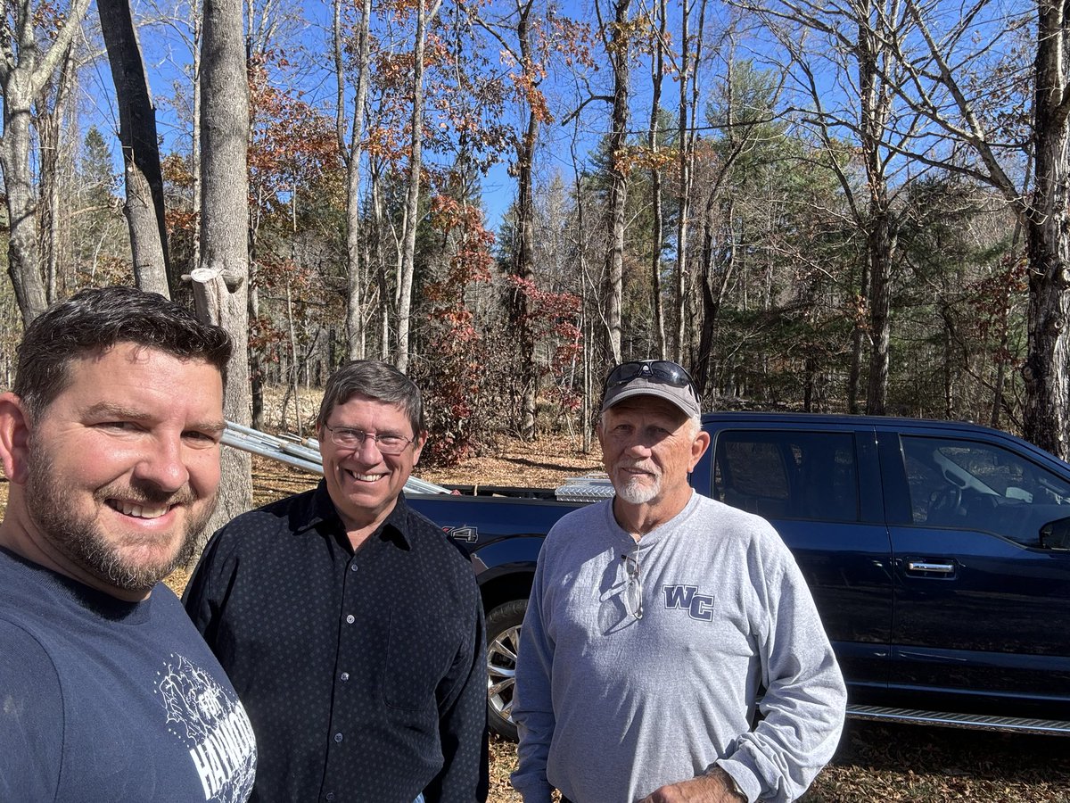 Enjoyed meeting Gene Roberts who drove all the way from south Georgia to pick up the tent for a week long meeting in his area.   Pray for this endeavor, that the word will have free course throughout the week.   How pleasant it is for the brethren to dwell in unity!