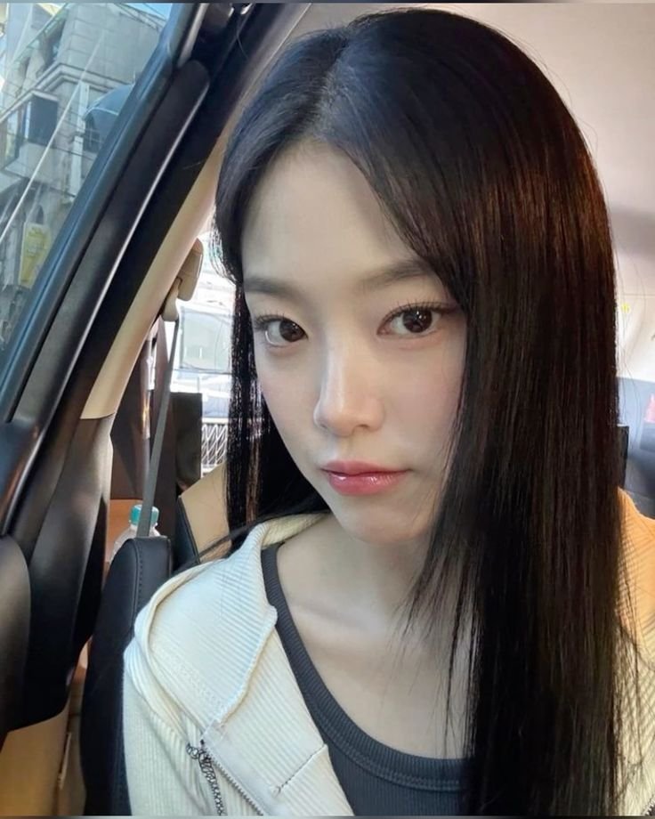dailyaeong's tweet photo. passenger princess

[🎧] #LOONA #LOOSSEMBLE #HYUNJIN https://t.co/hOx9f1gEli
