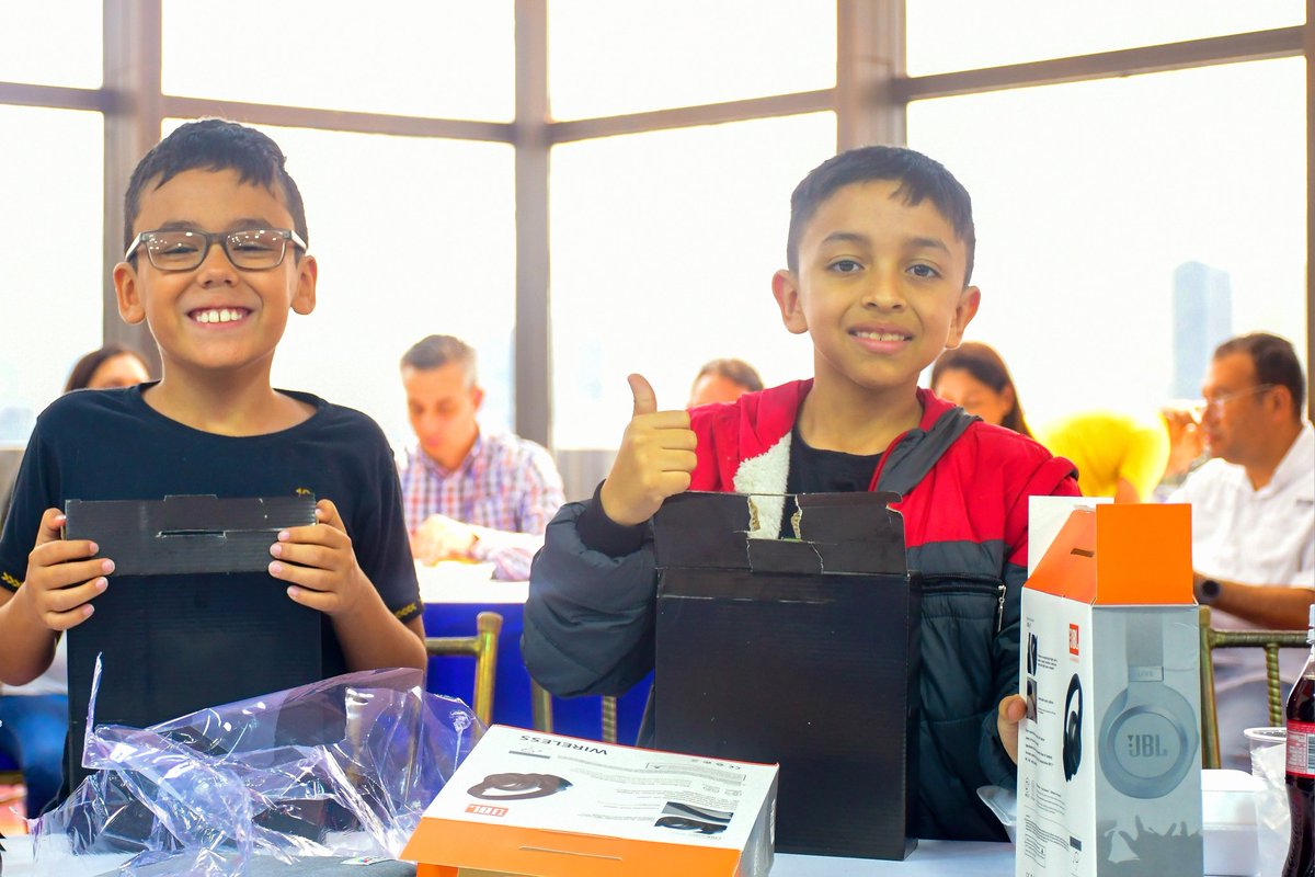 ¡Alegría y orgullo patrio!

Seguimos impulsando acciones para brindar mejores oportunidades a nuestros/as estudiantes. En nombre del Pdte. <a href="/NicolasMaduro/">Nicolás Maduro</a>, compartimos con la delegación que representará a Venezuela en las Olimpiadas Internacionales de Robótica 2023 en Panamá.