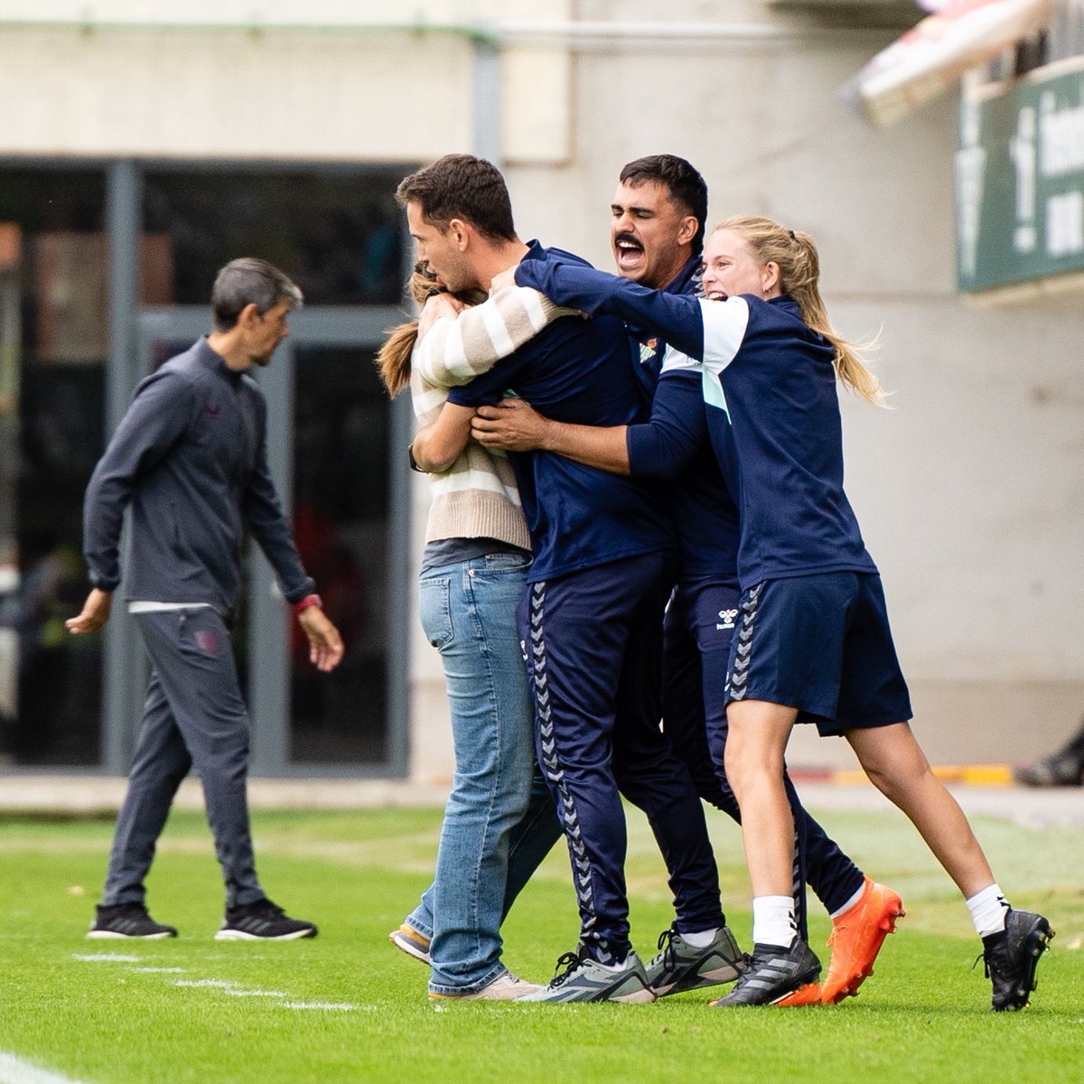 Pues sí que se ha quedado buen sábado 🙌🏼😁💚

#RealBetisAthletic #LigaF