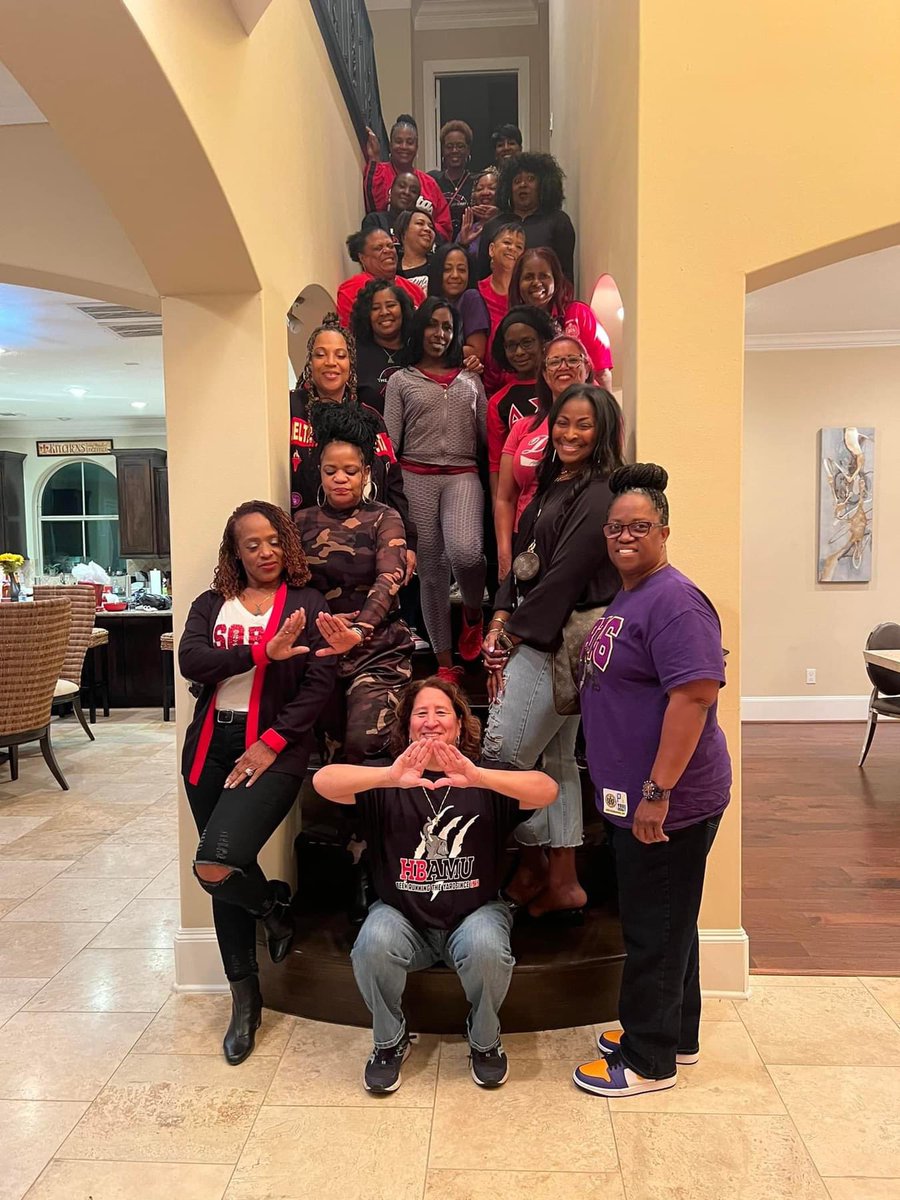 LoniLove's tweet image. Happy deltaversay to my line sisters from @PVAMU Eta Beta chapter of @dstinc1913 !! #linesisters