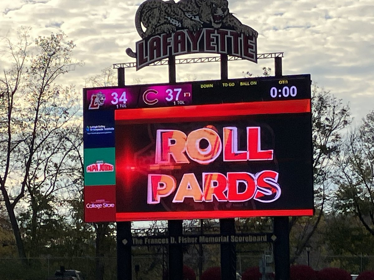 Coach_IPace's tweet photo. 1-0

Don’t Call it a Comeback!! So proud of the #Flyguyzzz Not ☝🏼 Not ✌🏼 but 3️⃣ Flyguyzzz TD’s!! #GoGate 🟥⬜️⚔️⚔️ #RankedNoMore https://t.co/KsbaaYrkGt
