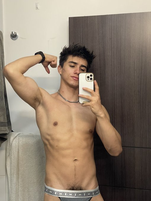 Hey you https://t.co/kutRmfDuLn https://t.co/Em0ULv84ix<a href="/tag/nuevafotodeperfil"class="tags"><span>#nuevafotodeperfil</span></a>