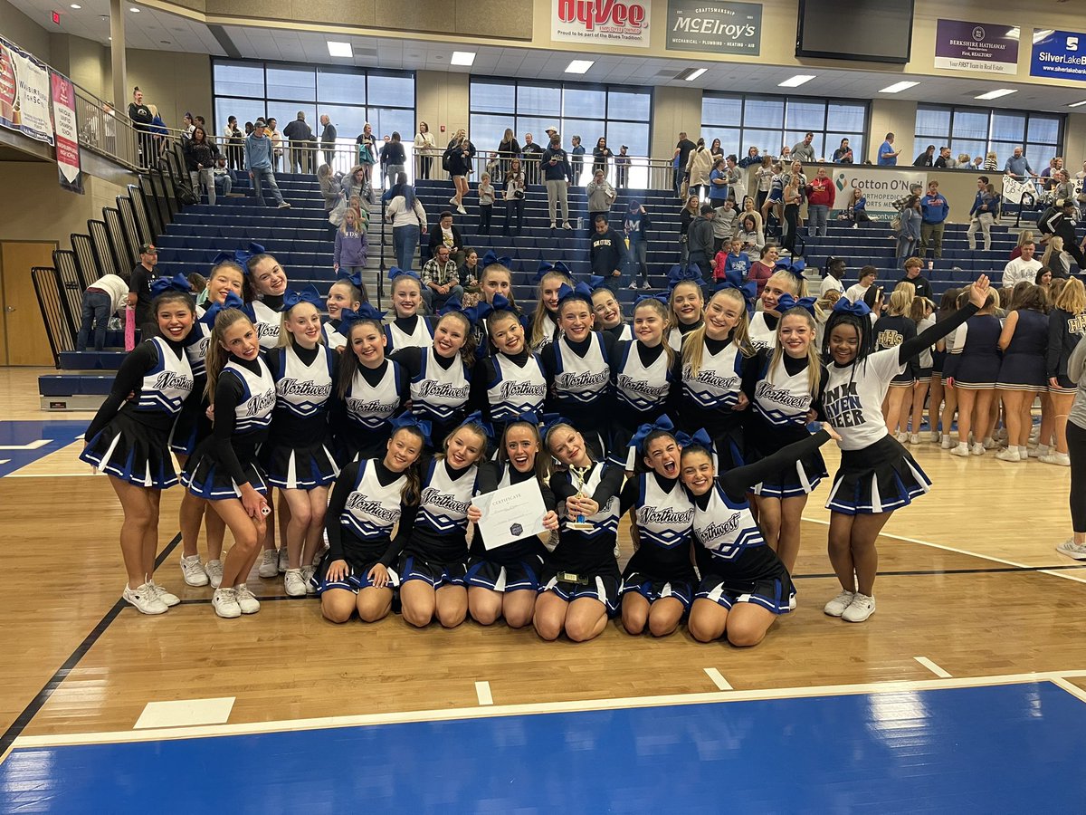 Washburn Rural Spirit Showcase today! We are bringing as follows back to the nest: 
📣 1 Rating- the best you can get!
📣Fantastic Flags- speciality award! See ya soon, STATE! 💙🐦‍⬛
