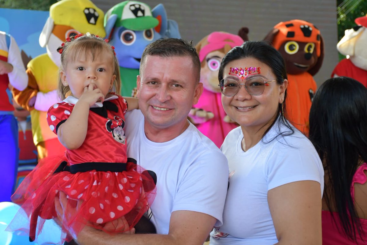 Ejercito_Div4's tweet photo. #FamiliaMilitar | Con presencia de los personajes de la patrulla canina, mucha diversión, juegos y dulces, vivieron el día de los niños, los hijos del personal de oficiales, suboficiales, soldados y personal civil, en las instalaciones del Cantón Militar Apiay en #Villavicencio. https://t.co/GCwtgGVFgI