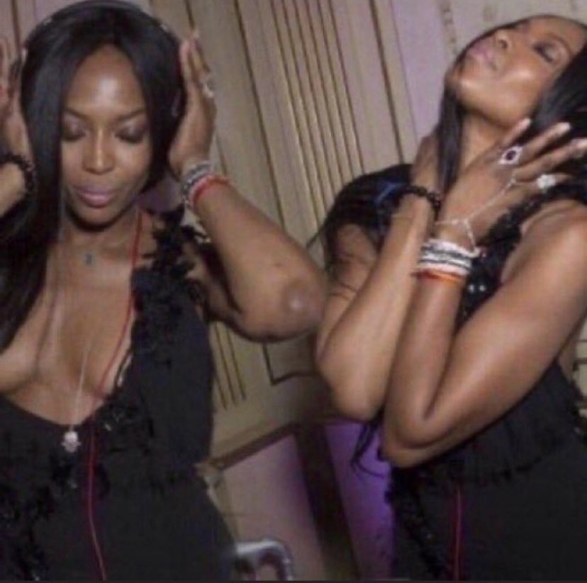 Jonathzn's tweet photo. i love when beyoncé repeatedly sings “you’re the loooooove, of my liiiiiiiife, you’re the loooooove of my liiiiiiiife” it feels so GOOD https://t.co/iQlaW4tFAL