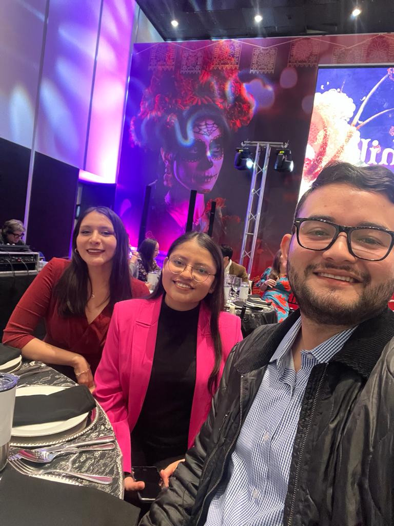 VaalexZR's tweet photo. Que bendición ha sido este congreso ✨ https://t.co/qJpiE7zKV8