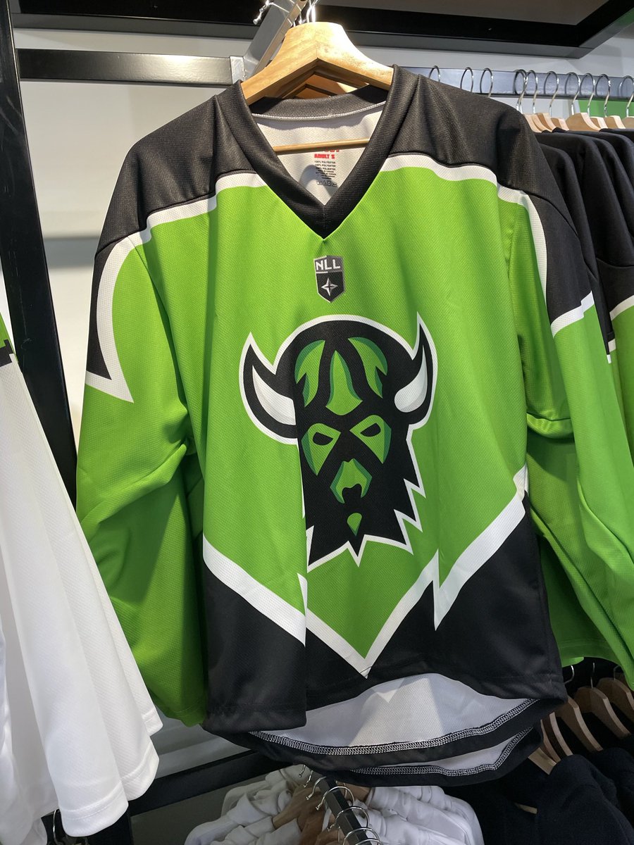 Friends! I’m live on @929TheBull with the @SaskRushLAX for their Green Friday Sale! 20% off green merch, 50% off home opener tix and 50% off jersey customization with a new Rush jersey. Come get geared up and we’ll kick off the season together 🥍 Corner of Faithful & 51st #yxe