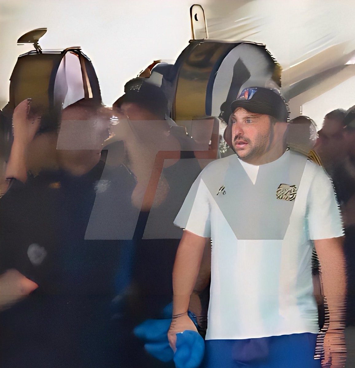 En menos de un año Brancatelli viajó al mundial de Qatar , a Egipto, a París y  ahora en un.vuelo charter a Brasil a ver a #BocaJuniors 
Viaja casi tanto como el hijo de Sergio Massa
… o Insaurralde
De dónde saca tantos dólares?
Al supermercado lo cerró xq le daba perdida 🤨