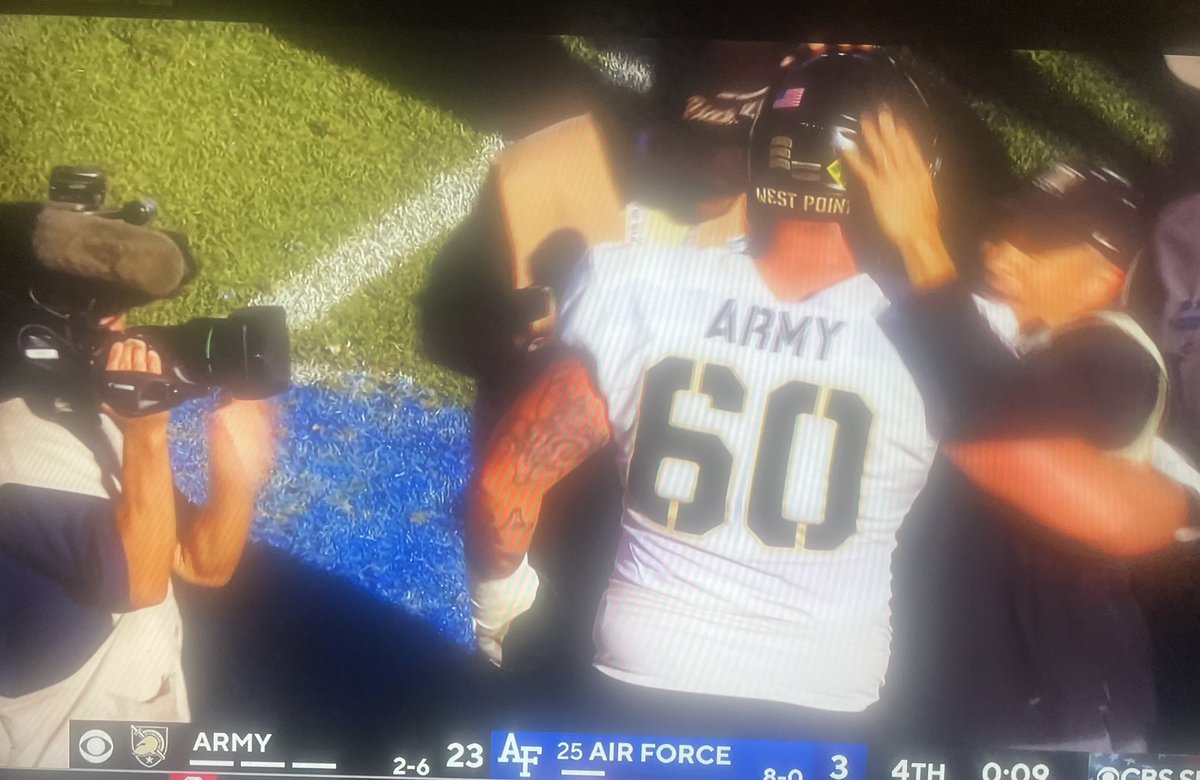 Final #ArmyFootball 23, Air Force 3 Army sings second ✔️ First win over AP Top 25 team since 1972 ✔️ 5-game losing streak snapped ✔️ Air Force 13-game winning streak over ✔️ Army Commander in Chief’s trophy hopes alive and well ✔️