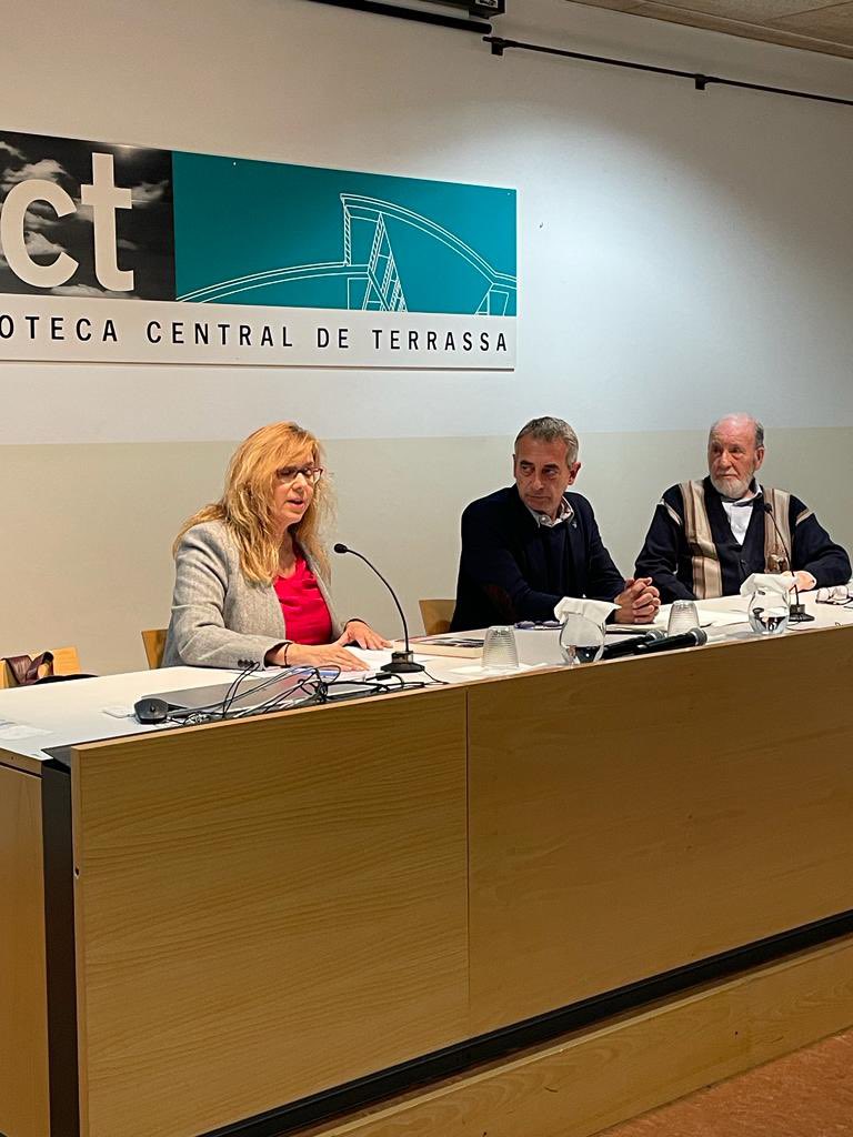AledisEditorial's tweet photo. 🥾La presentació de la https://t.co/VEQXLIO5ej "La força del ser", de Domènec Jofresa, a casa seva, Terrassa! 

Gràcies a l'Ajuntament de Terrassa i a la Biblioteca central de Terrassa per la vostra col.laboració! 🤲🏻

📖El trobareu a les llibreries! https://t.co/gB95dio3Sr