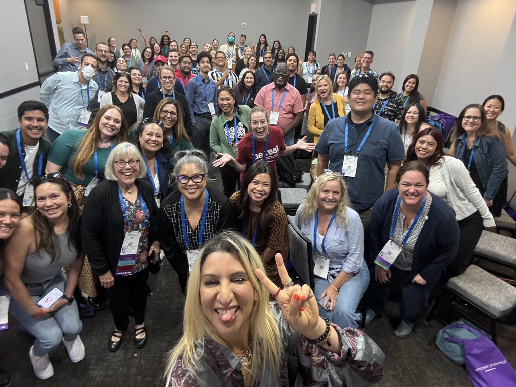 TheMathGuru's tweet image. HOLY SMOKES GUYS THAT WAS THE LITERAL BEST POSSIBLE VIBE EVER &amp;amp; I AM OBSESSED W EACH &amp;amp; EVERY ONE OF YOU!! THANK YOU FOR PACKING THE ROOM FULL, BRINGING THE ENERGY, GETTING VULNERABLE, LAUGHING AT MY JOKES, &amp;amp; SUPPORTING ME IN MY QUEST TO FINALLY TAKE A PROPER SELFIE🤳🥹 #cmcmath