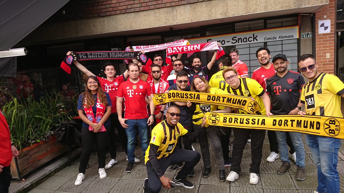 Así vivimos otro #DerKlassiker con los amigos de @BorussiaCol. Como siempre en un ambiente de amistad y cordialidad, independiente del resultado. Gracias parceros y hasta la próxima 👋🏻 @FCBayernES @EzequielDaray @Bundesliga_EN #MiaSanRWK #MiaSanMia #SomosFCBayern