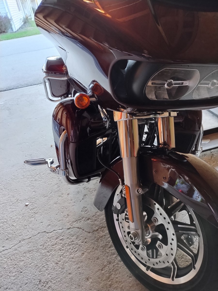 BOQnumber6's tweet photo. Had a pretty good day.
Slept for at almost 8 hours.
Walked through the #Brodhead #Jaycees Holiday Market.
Then off to #Janesville for the Winter Farmers Market.
Some grocery shopping.
Then back to wash my #Harley one last time before it goes into storage next Friday. https://t.co/WQBAUTePEs