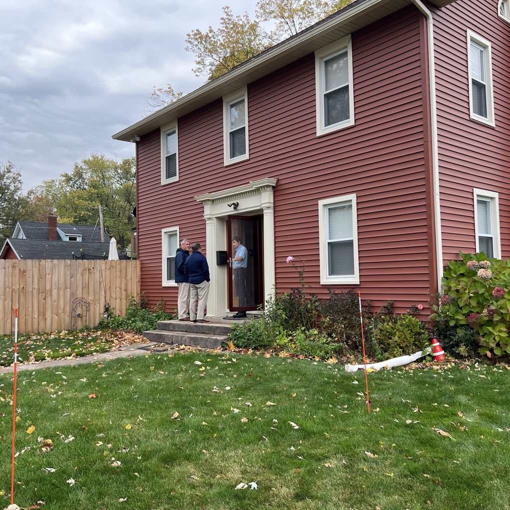 Finished up knocking on doors today with our Congressman Joe Morelle! Tomorrow is your last day to early vote 🗳️ 

Don’t miss your chance to be an early voter! Cast your vote tomorrow. Visit monroecounty.gov/elections-earl… for more information!