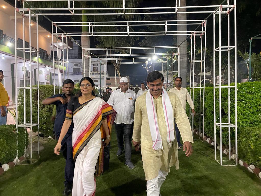 आज भोला गार्डन,अनगढ़ रोड,मीरजापुर, निवासी श्री अशोक कुमार सिंह की पूज्य माताश्री स्व. फूलमति देवी जी के तेरहवीं कार्यक्रम में शामिल होकर परिवारजनों को ढाँढस बँधाया।