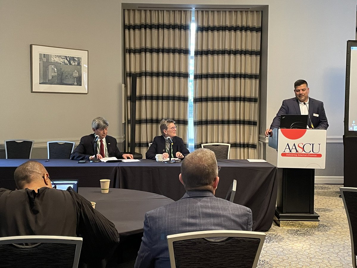 .<a href="/kesterberg/">Kristin Esterberg</a> proudly shares how <a href="/UWBothell/">UW Bothell</a> models Stewards of Place by encouraging workforce development while also preparing students who are globally fluent. Another great  preconference workshop w/ co-panelist <a href="/DrFernandoLeonG/">Fernando León García</a>, moderated by <a href="/DrJoseCabrales/">José Cabrales</a>. #AASCU23