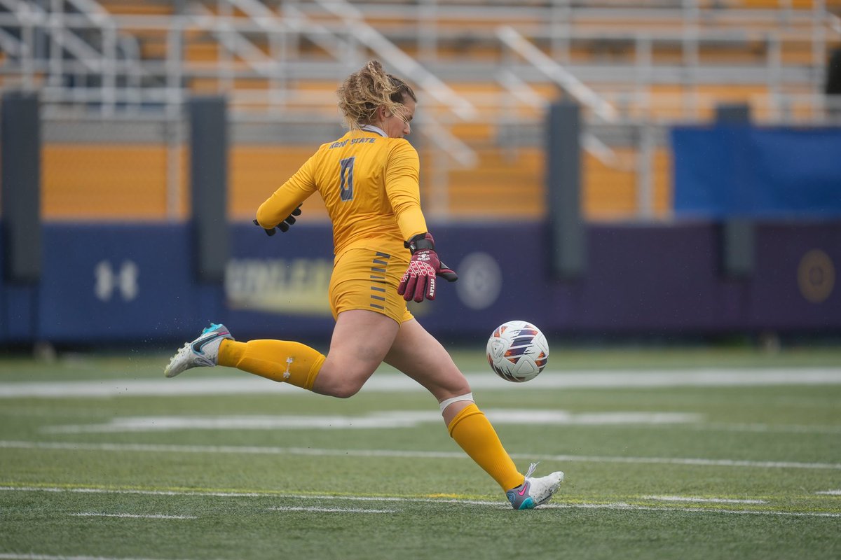 KentStSoccer's tweet photo. Just playing our game⚡️
#GoFlashes | #Extend98 https://t.co/xCxATetVoE