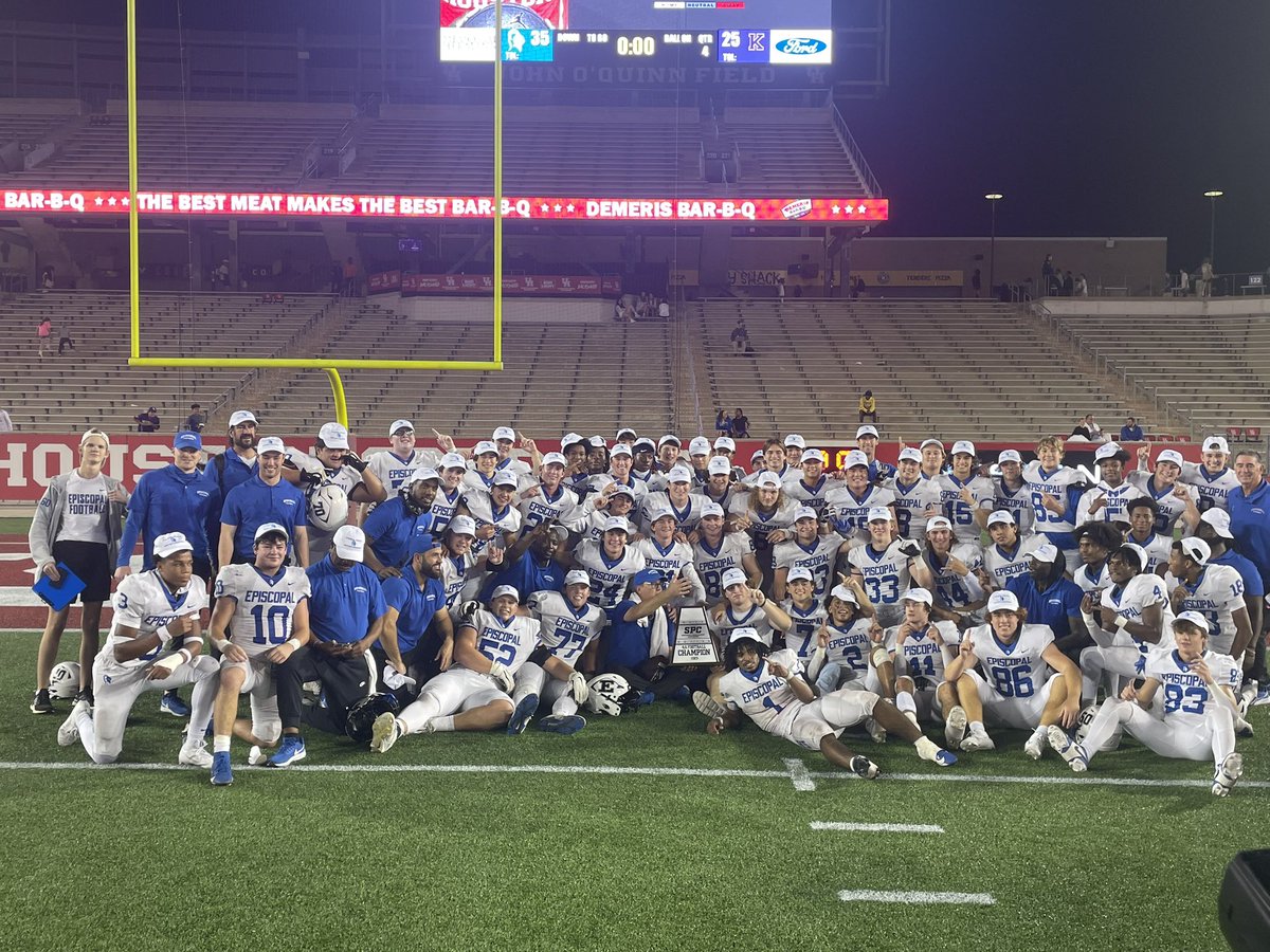 Your 2023 SPC 4A football champions! #KnightsStandOut