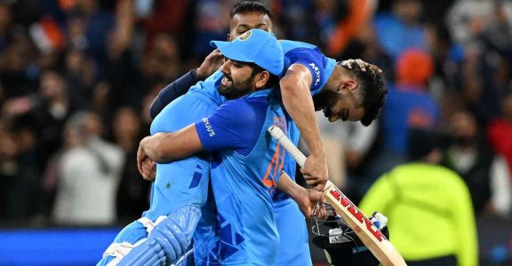 DhruvSevak2000's tweet photo. Passion, Mindset,Hard work, Honesty and much more... You are the synonyms of all the goods things that one can only dream of. Happy Birthday KING @imVkohli, Keep Inspiring us.🇮🇳💙 https://t.co/zgAYFSdBWL