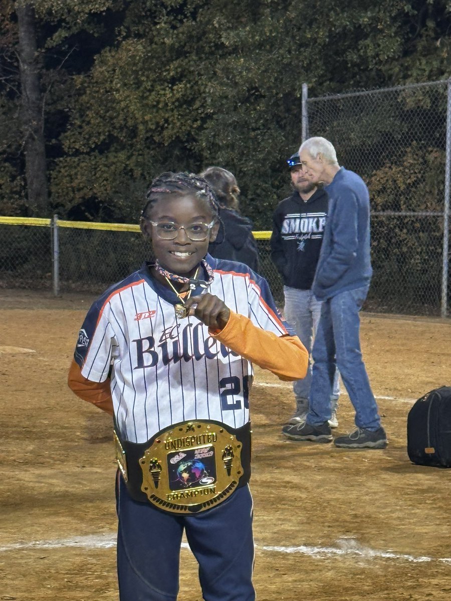 AlonnaJune's tweet image. We did it and brought home the gold 

GSA WORLD SERIES CHAMPS!! 
#onlyallowed2runsallday #34runsscored #ecbullets #rockstars