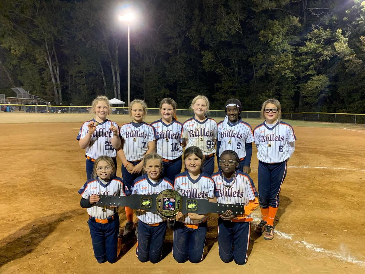 AlonnaJune's tweet image. We did it and brought home the gold 

GSA WORLD SERIES CHAMPS!! 
#onlyallowed2runsallday #34runsscored #ecbullets #rockstars