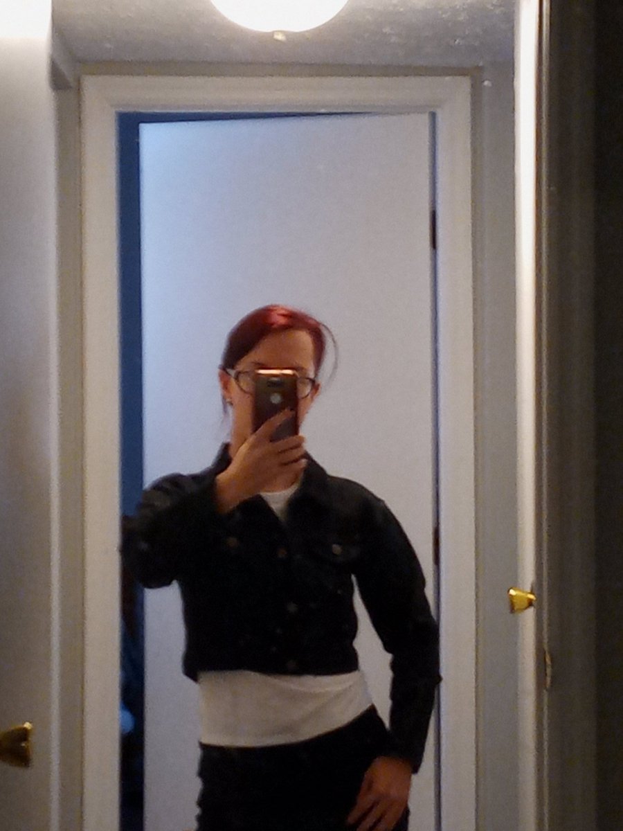 BeJowen_'s tweet photo. 11.04.23 Lazy outfit check https://t.co/8hggs44lR9