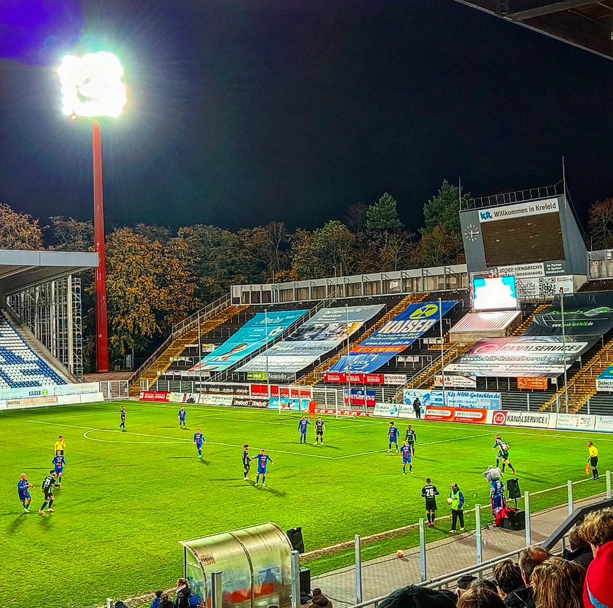 RubenWingerden's tweet photo. Grotenburg-Stadion in Krefeld. Wedstrijd in de Oberliga Niederrhein tussen KFC Uerdingen 05 en ETB Schwarz-Weiß Essen. #oberliga #groundhopping https://t.co/nOpeiCySJg