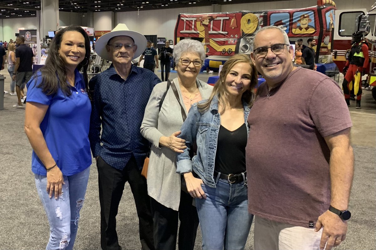 FOX35LuAnne's tweet image. Good times at the Central Florida International Auto Show! #FOX35