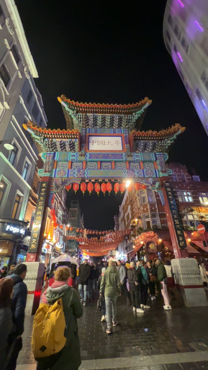 KimisWorld123's tweet photo. #chinatown #fabat40 https://t.co/g8j6HI9XIC