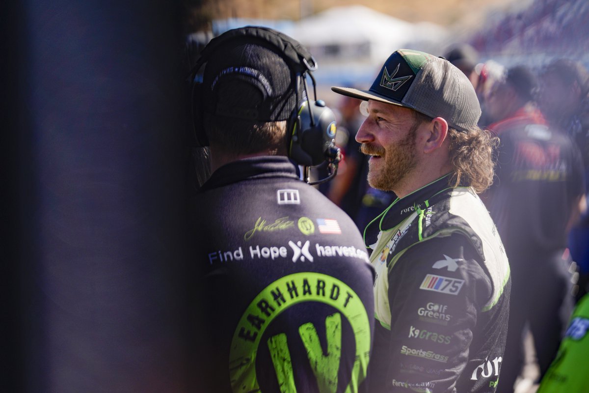 TeamAlphaPrime's tweet photo. Just moments away from 200 laps around @phoenixraceway! ๐ฅ
#Xfinity200 | @SpiderEnergy | #ChampionContainer | @TeamFLRacing https://t.co/G41EfXvsxg