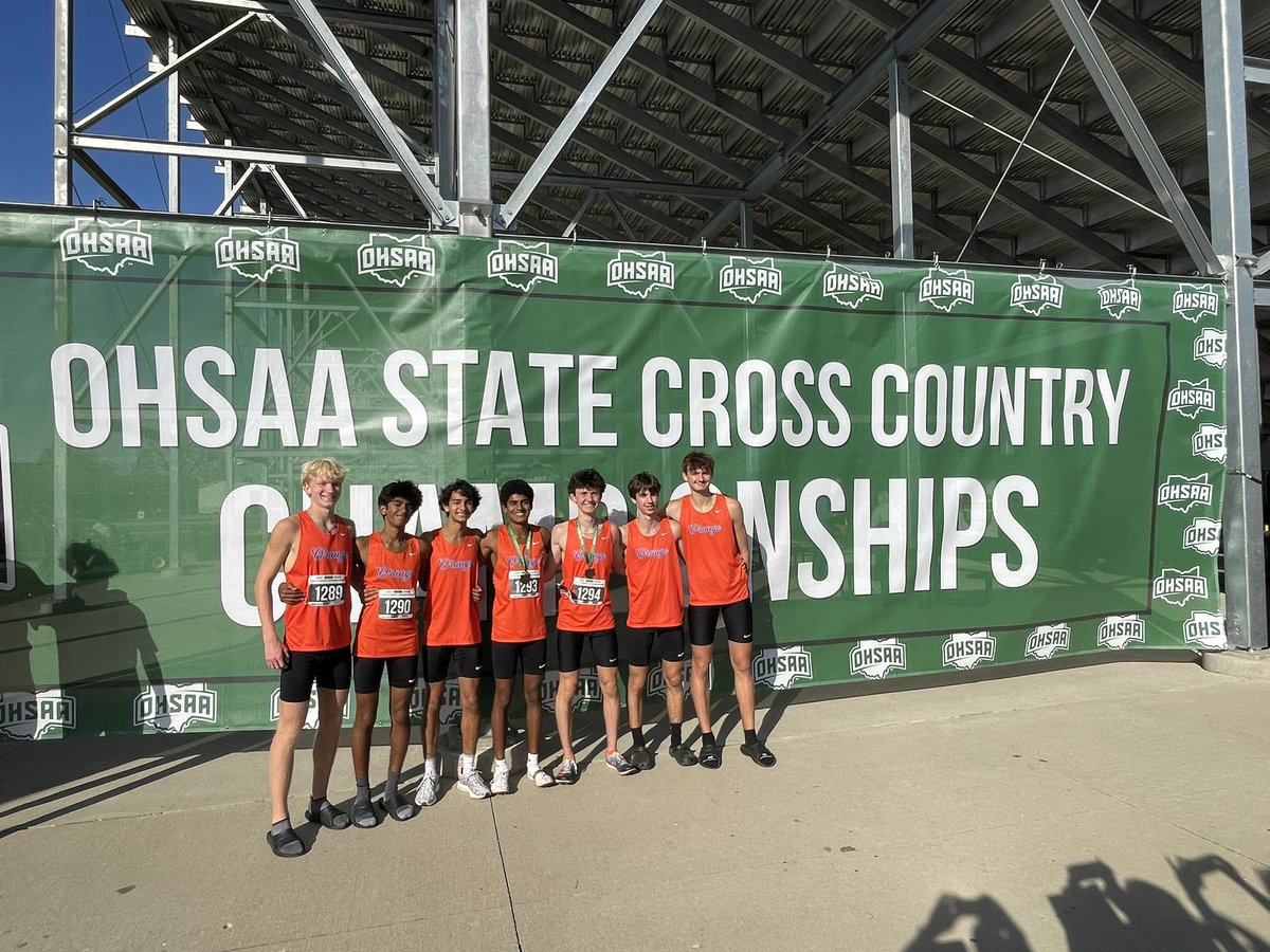 🚨Boys TEAM places 3rd at STATE🚨
They execute a near perfect race moving from 7th at mile to 5th at 2 mile to 3rd at Finish! Highest finish in school history! 
Congrats to all 7 runners! 
Last four weeks: 
OCC Champs, 
District &amp; Regional Runner up
3rd at State! #hangabannner