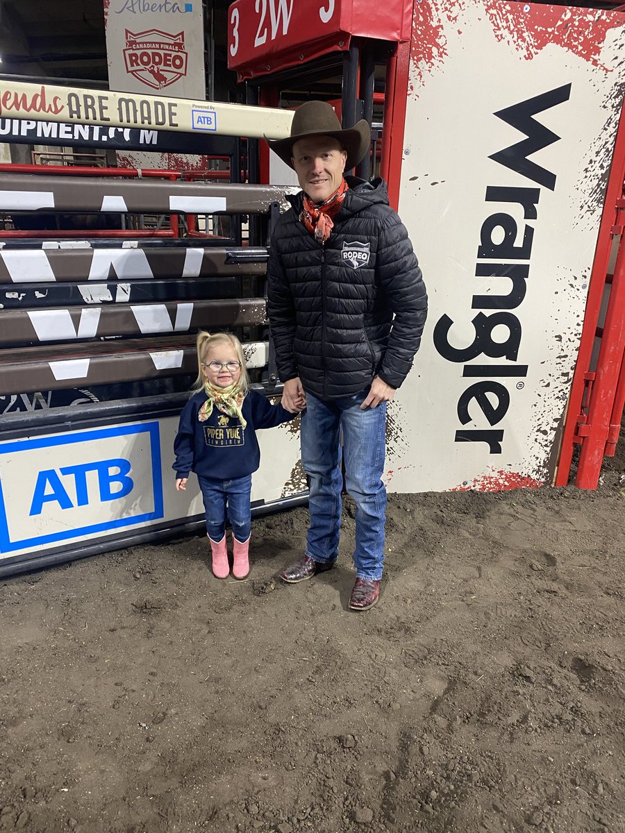 JWind5's tweet photo. Kynan vine our rodeo manager for cfr showing his daughter which companies to support!#teamatb https://t.co/9slIoaRyUs