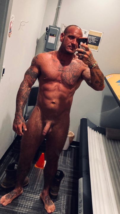 ConvincingStr8s's tweet photo. 🥰Having some fun with a sexy tatted daddy 😋 https://t.co/K0tooFxbaL