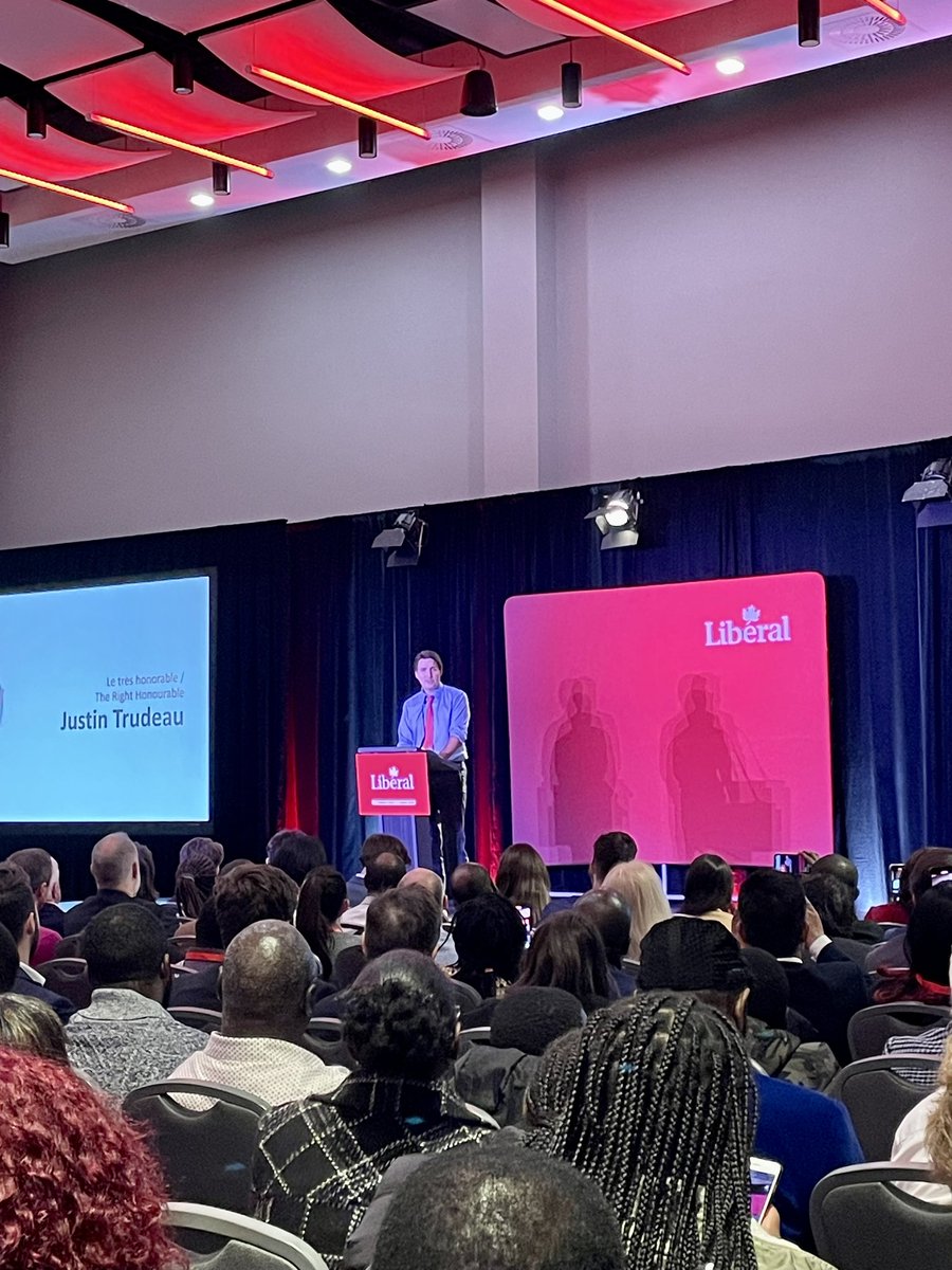adhillonDLL's tweet photo. À la convention du #PLCQ auprès de nos bénévoles et travailleurs dévoués. Une fin de semaine de qualité avec des discussions, des réunions et des ateliers instructifs abordant des sujets touchant tous les Canadiens. https://t.co/JsscUeWyIZ