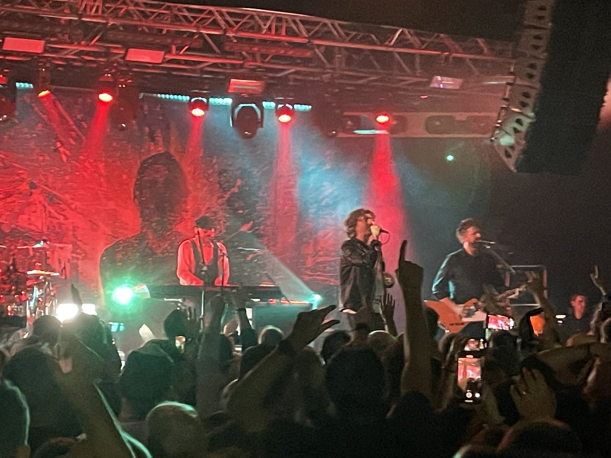 Class as always <a href="/embrace/">Embrace</a> in the <a href="/TramshedCF/">Tramshed Cardiff</a> tonight

25 years of the #TheGoodWillOut and still sounding 👌