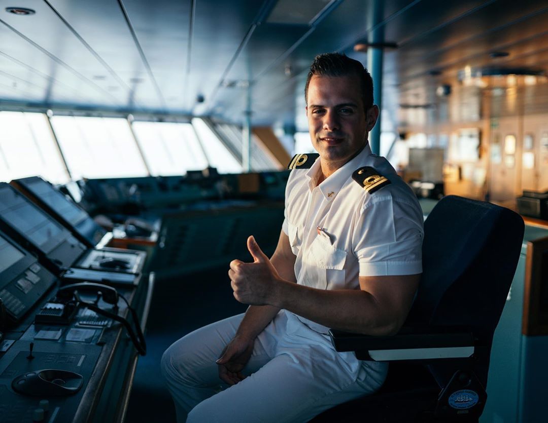 OnyekaOzim70515's tweet image. When you need help, just look in the mirror. Nobody else will come and rescue you from your troubles as well as you can. Because at the end of the day, people can walk your path with you, but can't walk it for you.