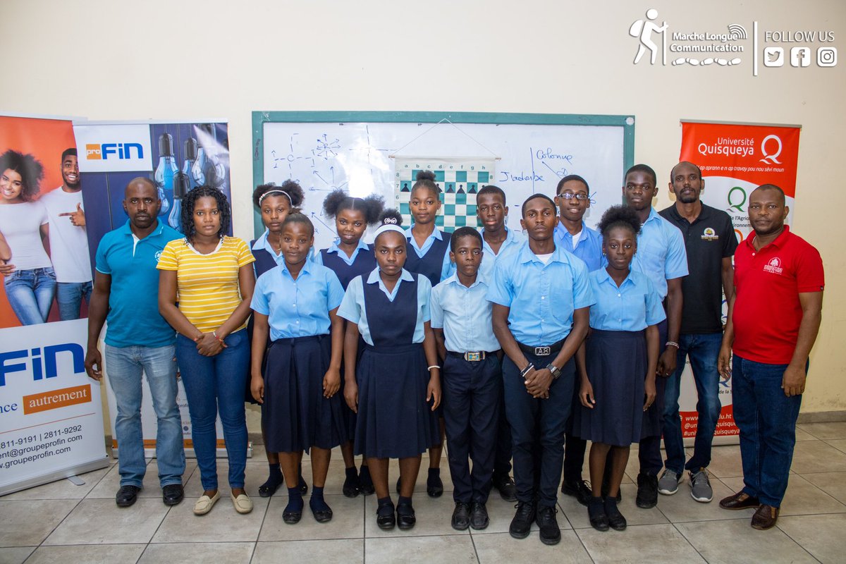 coachbenbens's tweet image. À l’occasion du 60e anniversaire du lycée de Petion-Ville, l’@UQuisqueyaHaiti  avec le soutien  du @GroupeProFin a entamé un ensemble d’activités à l’intention des élèves du dit lycée.

- Stage d’immersion sur les changements climatiques. 
- Atelier d’initiation au jeu d’Echecs
-…