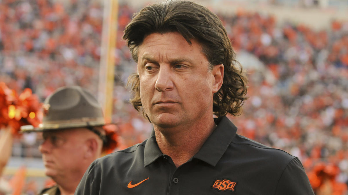 Aaron_Torres's tweet photo. After last season, Oklahoma State lost it's:

Starting QB, leading rusher, two best WRs, best d-lineman and best linebacker to the portal.

They just beat Oklahoma to improve to 7-2 and are in position for another Big 12 title.

Mike Gundy really is THAT DUDE 🤠🤠 https://t.co/lZlvBNYAsJ