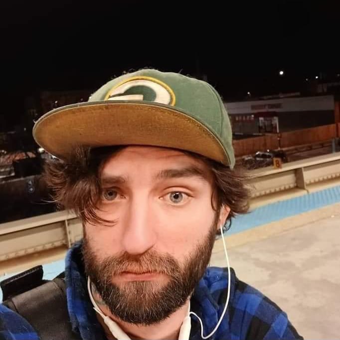 deezaster10's tweet photo. Please help find my nephew https://t.co/QZSggTh5G9